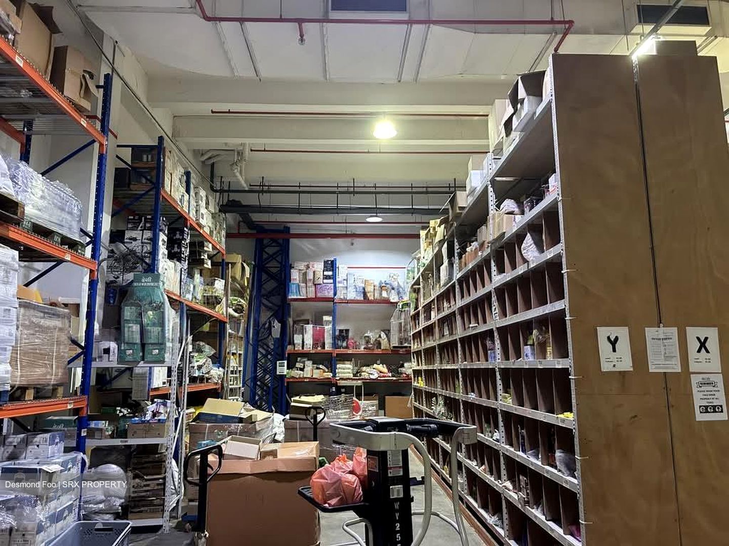 Toh Guan Road East (D22), Warehouse #563238761